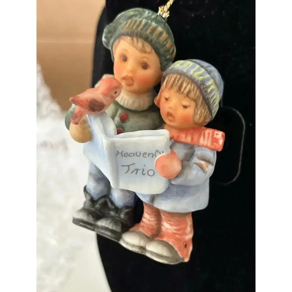 Berta Hummel Goebel 1997 "Heavenly Trio" Christmas Ornament - Picture 4 of 6